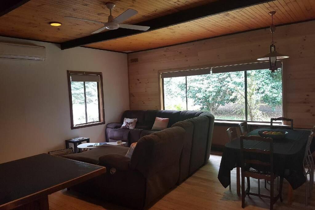 Jindi Hills Retreat Villa Jindivick ภายนอก รูปภาพ